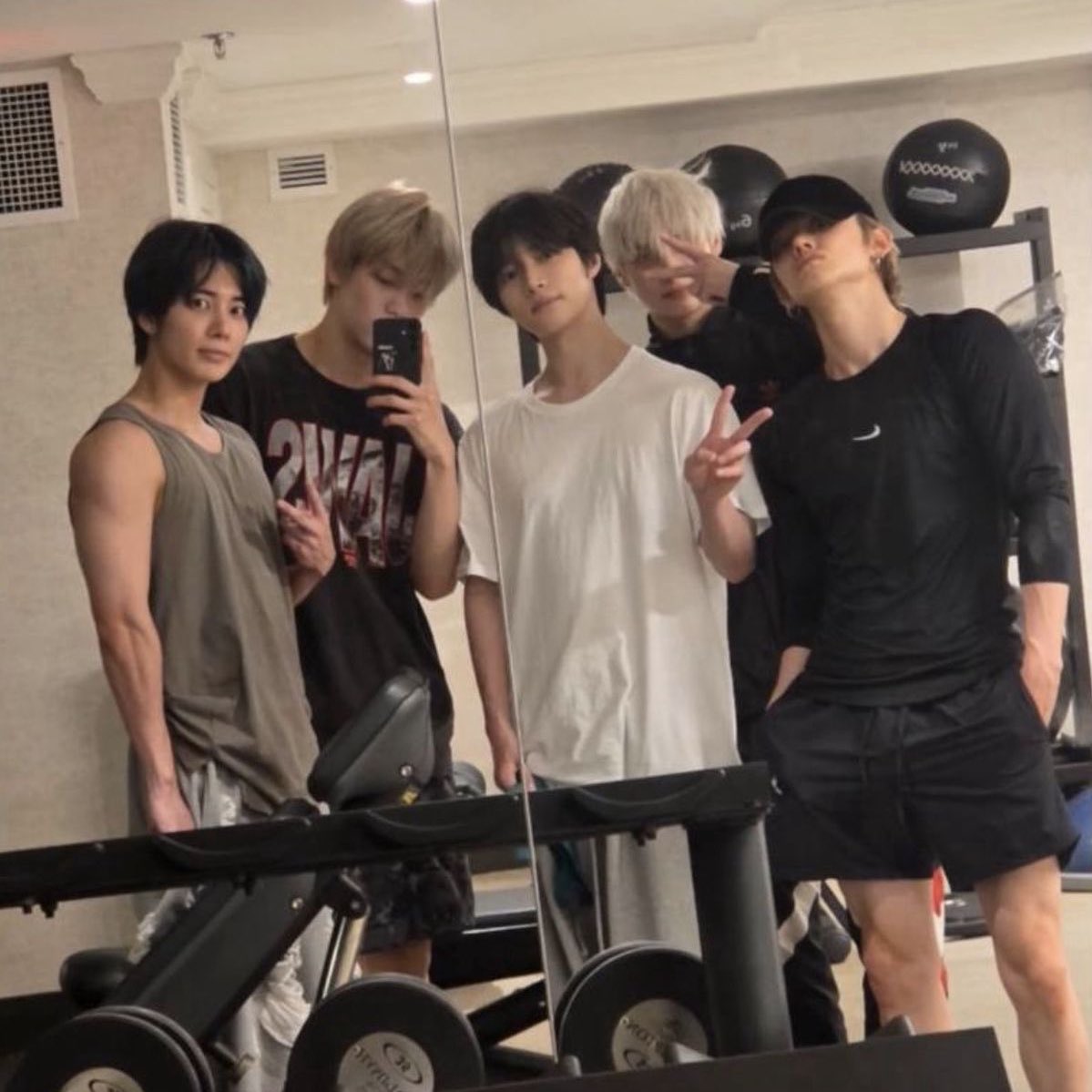 TXTFMZ's tweet image. RT &amp;amp; REPLY TO VOTE

I vote for #TOMORROWXTOGETHER on #2025MAMAVOTE