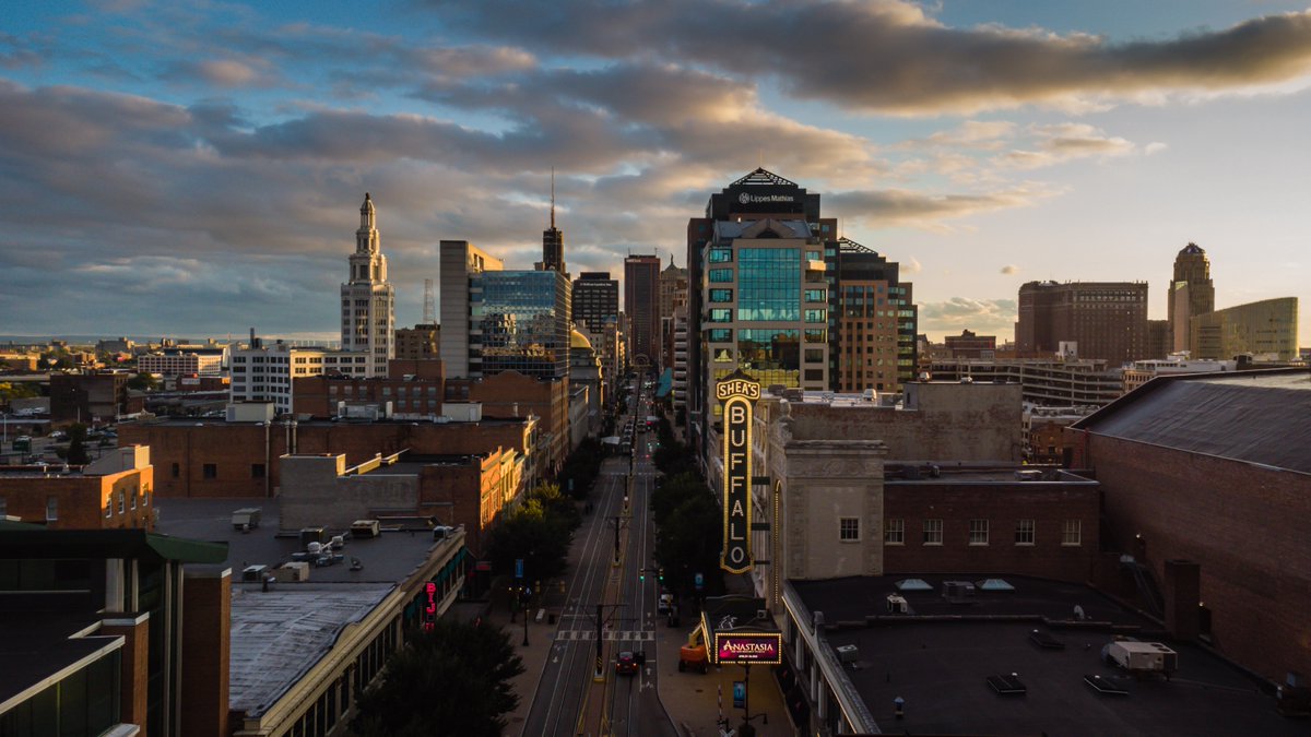 We're honored to be named Outstanding Philanthropic Media by AFP WNY Chapter as part of this year’s #NationalPhilanthropyDay.

Join us in celebrating on November 12 at Buffalo RiverWorks! ow.ly/EvZ250XcHCF

Image by Stephen Gabris

#BuffaloSpree