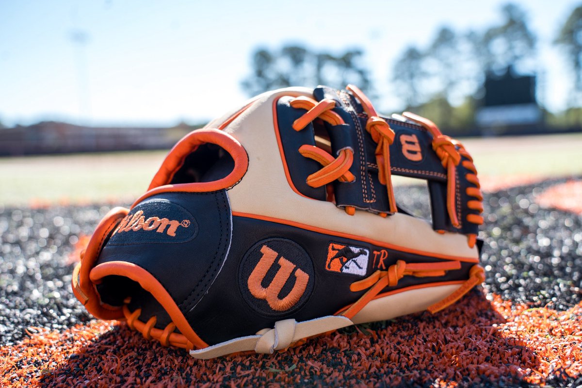 GoCamelsBSB's tweet photo. Flashing the leather 🔥

Thank you to @ZachNeto25 for your continued support of our program. 

#RollHumps https://t.co/dCfRFuP45N