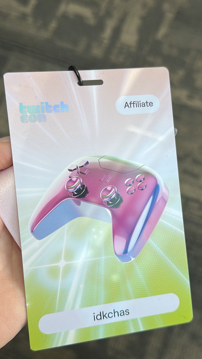 chas☁️ tweet media