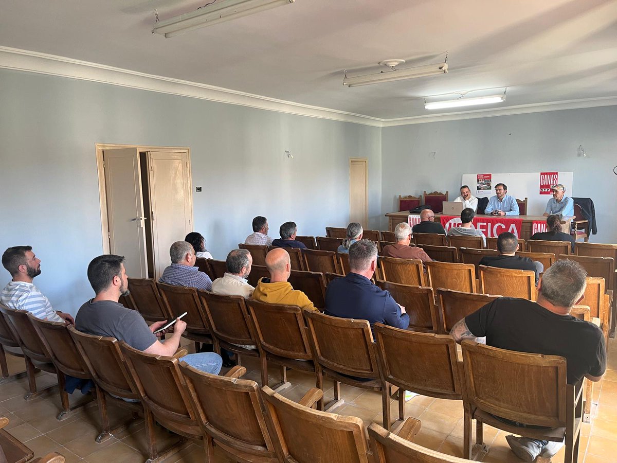 📢 Hoy UGT FICA ha convocado a los trabajadores del Sector Cárnico  de la Comarca de #Guijuelo #Salamanca para informar sobre el Convenio Estatal de Industrias Cárnicas recientemente publicado.
Han intervenido Miguel Ángel Carrasco y Manuel Sanz nuestro S.G. en la provincia.