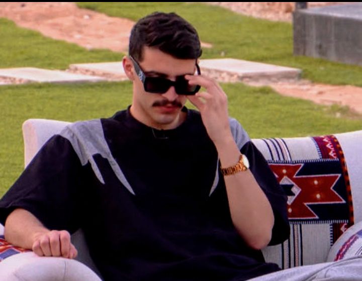 الكاريزما في صورة🤎
<a href="/alharthi_3z/">عبدالعزيز الحارثي</a>
#كاريزما77  #عبدالعزيز_الحارثي