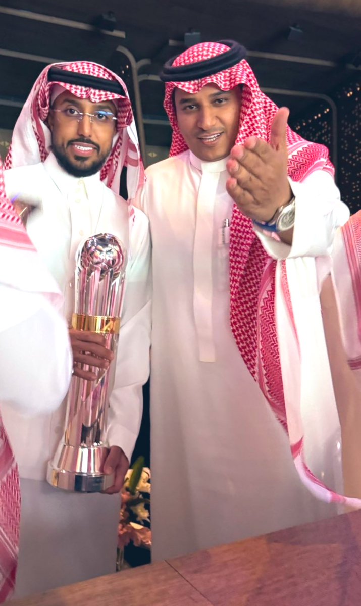 هل ترى كل هؤلاء ؟ 
كلهم بعدك يا كبير القارة 😀
#سالم_اسطوره_اسيا_التاريخي 
#افضل_لاعب_في_اسيا