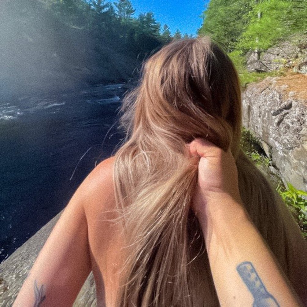 ࿇ (@whotfbee) on Twitter photo 