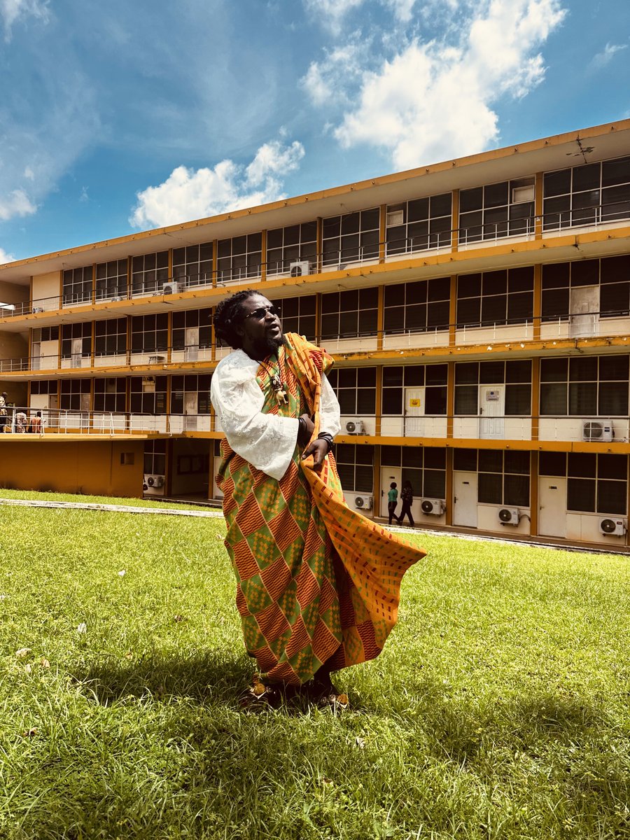 megborna's tweet image. Master of Fine Art (Painting and Sculpture) defence completed! I’m a hoarder; I hold on to things: stories, sketches, sounds; far too long. 
But not this one. 
Thank you, the Dept. of Painting and Sculpture at KNUST.

#megborna #mfa #artschool #blaxtarlines #KNUST #soundartist