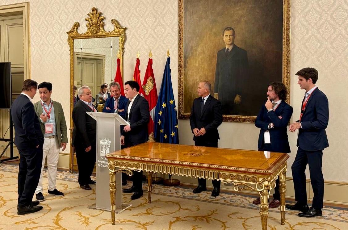 Defiende <a href="/mmarinmelilla/">Miguel Marín</a> en Startup OLÉ Salamanca que #Melilla es un territorio altamente competitivo y atractivo para la inversión. 

✍️Noticia ampliada ⤵️
facebook.com/share/p/14MSQC…