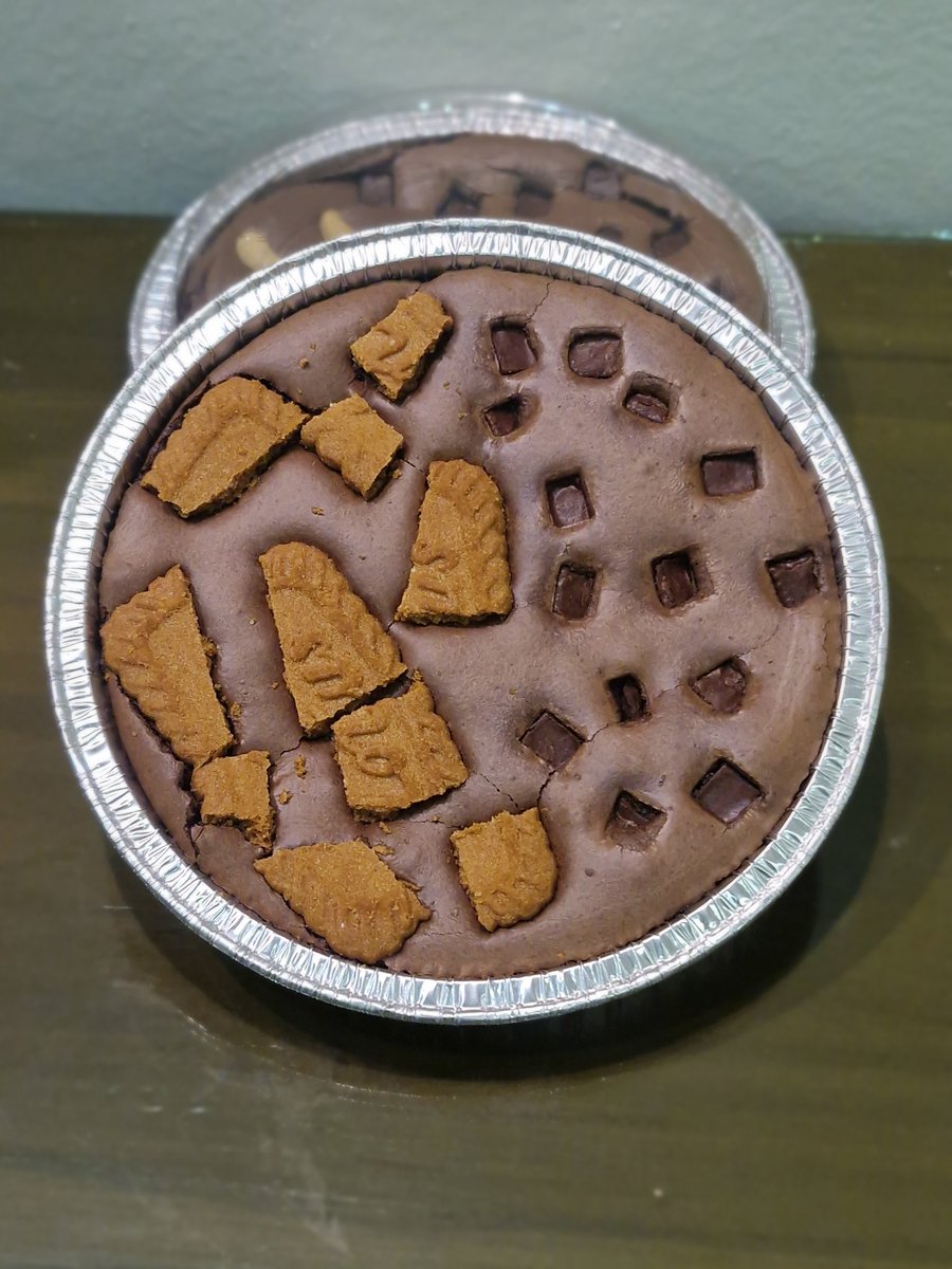 Jxssxlxn_'s tweet image. มีใครสนใจบราวนี่ถาดเล็กบ้างครับ ตอนนี้ทางร้านเปิดรับออเดอร์แล้วนะครับ ทักมาสอบถามทางเดมได้เลยครับ  #Cookwithโจส #SnackxJ0ss