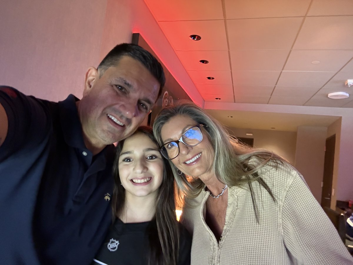 ThinkSecureNet's tweet image. #ThinkSecureNet had a great time celebrating our clients, the 250th birthday of the U.S. Navy, and a Flyers win at this week’s home opener! It was a fantastic night spent with our partners, families, and service members.

#ClientAppreciation #ServiceMemberAppreciation