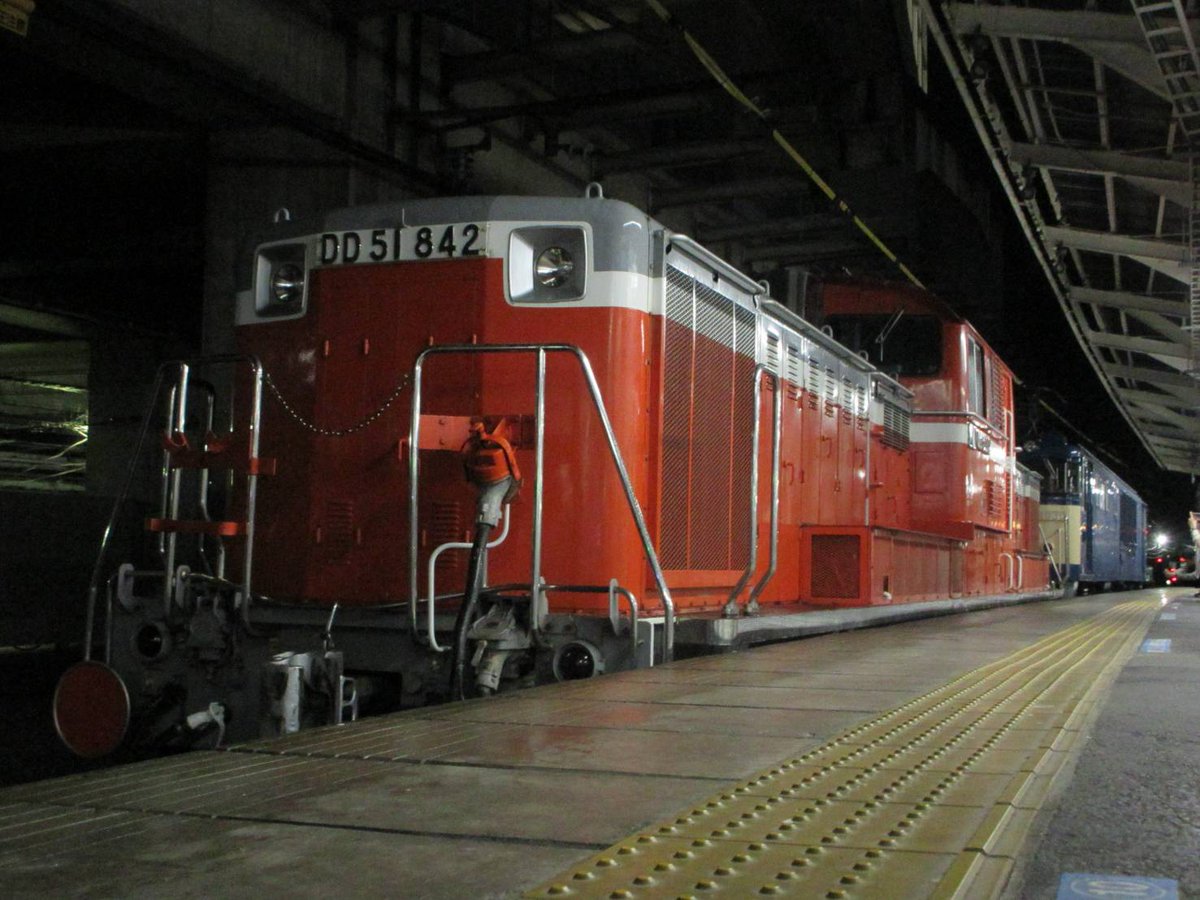 2025/10/16  配9724  高崎→長野
EF64-1030[新潟]+DD51 842[群]

備考
用途廃止に伴う長野総合車両センターへ廃車回送
JR東からDD51廃形式へ