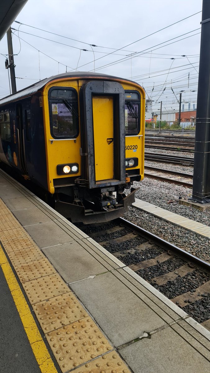 Shaun__92's tweet image. Northern Trains 150220 forming 2C69 1606 Doncaster to Hull #northerntrains #northern #class150 #brelyork #brel #dmu #sprinter #doncaster #thornenorth #goole #hull #platform0 #viagoole #thursday #16th #october #2025 @northernassist