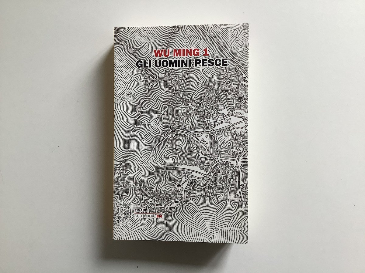 «Peggio del peggiore comunista è sempre la comunista. Theweleit la chiama l’Infermiera Rossa, che è anche, senza eccezioni, Puttana Rossa. La sua sessualità, la libertà dei suoi umori, incute nel fascista il terrore di essere evirato e castrato».
Wu Ming 1, Gli uomini pesce