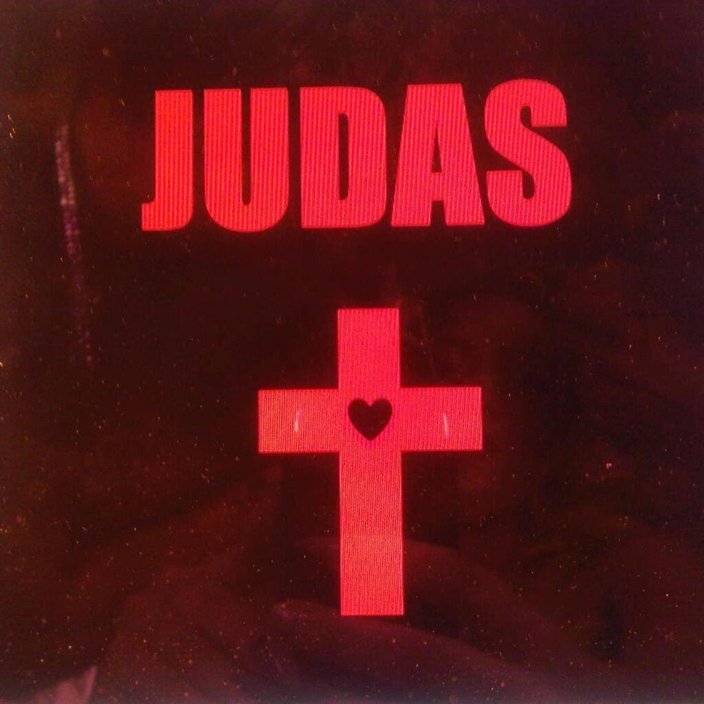 ¡Hit atemporal!

“Judas” acaba de alcanzar los 1 MIL MILLONES de plays en YouTube Music, siendo esta la 6° canción de Lady Gaga en lograrlo luego de: “Bad Romance” (2.9B), “Die With A Smile” (2.7B), “Shallow” (2.6B), “Poker Face” (2,5B) y “ARUTW” (1.2B).