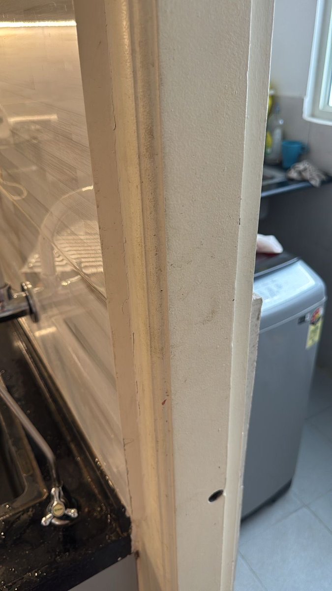 destinyless's tweet photo. @NoBrokerCare this is how no broker did my cleaning service. I have been trying to find solutions and following up from a week now. They are not ready send someone to fix or refund full amount. I will share more pictures. Customer care agreed that cleaning is not done. https://t.co/TAmI0YOscV