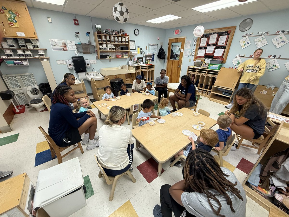 GSAthletics_WBB's tweet image. Spent the morning reading and singing with the little ones at our on campus Child Development Center! Thanks for having us! 💙

#HailSouthern