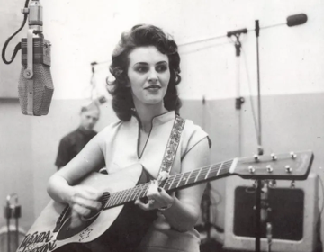 ProfesorJonk's tweet photo. "Parece que las cosas buenas que me han sucedido en mi carrera son cosas que no intentas planificar ni presionar para que sucedan, simplemente suceden".
Wanda Jackson.
Una de las grandes pioneras del Rock and Roll.
#Efemeride #WandaJackson #rockroll https://t.co/PUzuXCFv90