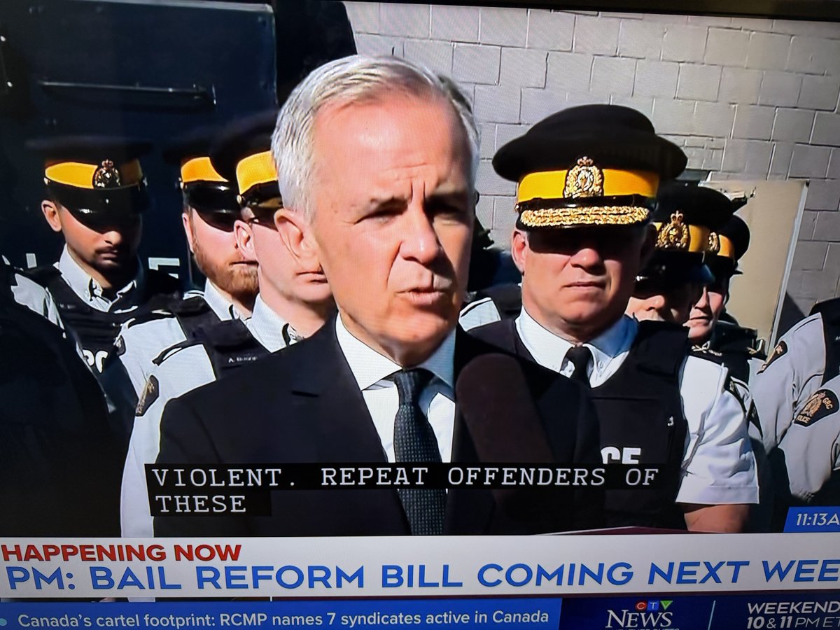 sydthesquider's tweet image. This is wrong! All police including RCMP are to be apolitical. Images like this give the wrong impression. #RCMP #CdnPoli #LPC #NDP #CPC #CommonSense