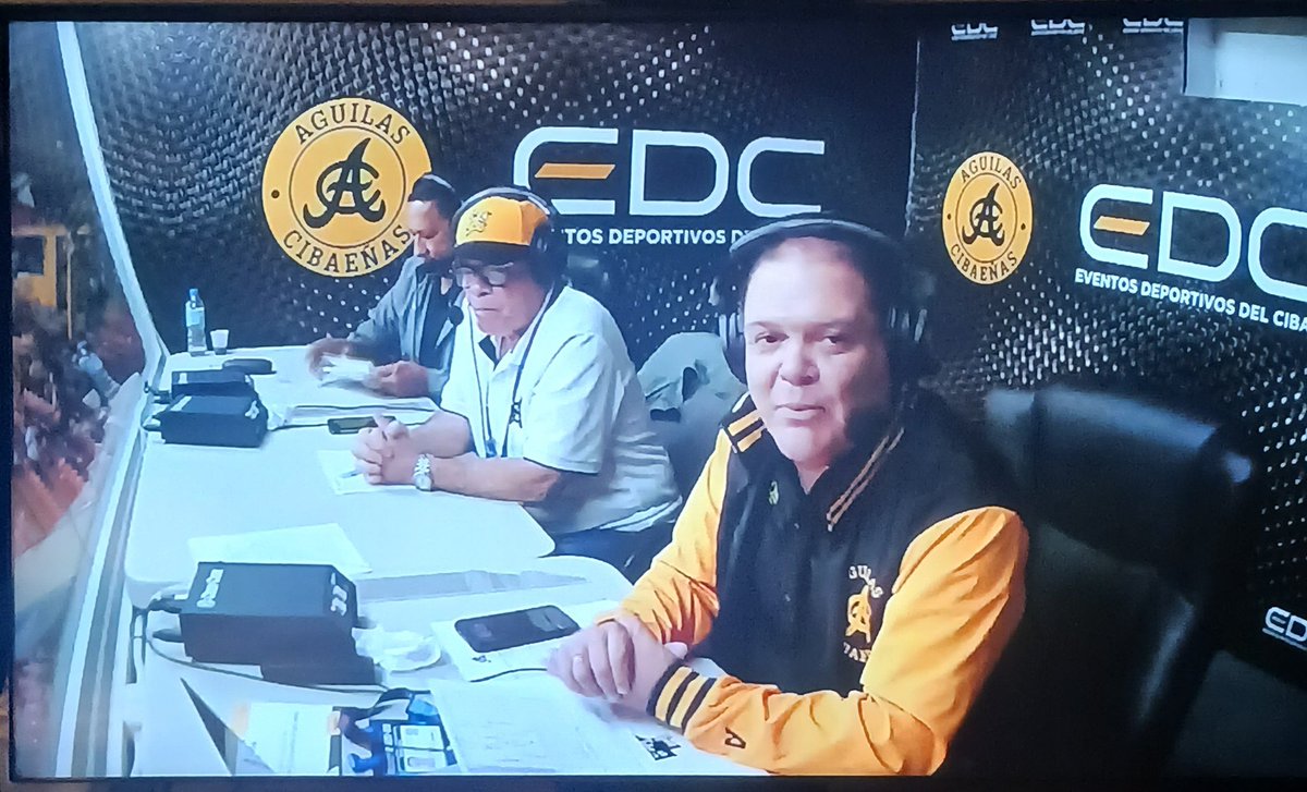 "LA GRAN CADENA DE LA CALIDAD DE ESTOS TIEMPOS" Me quito el sombrero delante de éstos tres profesionales de la narración de béisbol. <a href="/Abrahan_gomez1/">Abrahan Gómez</a> <a href="/franklinfd10/">Fr@nklin.</a> <a href="/aguilascibaenas/">Águilas Cibaeñas</a> <a href="/samy_cho/">🐾¡En el Fuego!🐾 #Café ☕ ♍ ¡La Petite Mort! ♍</a> <a href="/martinezsanta26/">santana martinez</a> <a href="/TraisyJazmin/">𝗧𝗿𝗮𝗶𝘀𝘆 💛🦅</a> <a href="/SilverKlary/">Dra. Plata ✨🦅🦅🦅</a> <a href="/nicolelor9/">••♡▪︎🇩🇴</a> <a href="/madameandariega/">AnellcondobleLuCha 🦅💛🖤🤍🦅</a> <a href="/manuelaquino03/">◢◤Manuel Aquino Lay◢◤</a>.