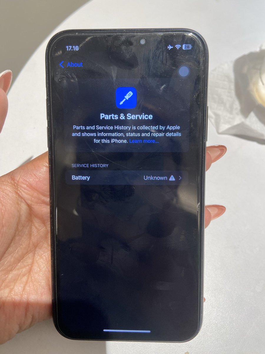 sweetymoreee's tweet photo. WTS iphone xr 64gb inter black
kelengkapan dus dan cas, minus baterai dah ganti di icolor masi garansi fan mic mati (males perbaikin, kalo perbaikin di icolor 150an). semua fungsi normal kecuali diatas saja. buka harga 2,5jt nego https://t.co/yy8npLBnIg