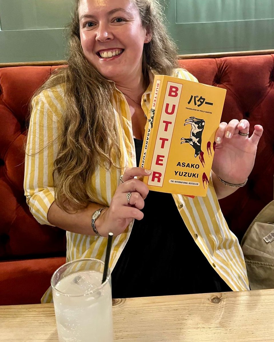 I was so excited about book club this month &amp; loved 'Butter' by Asako Yuzuki so much that I matched my outfit to the cover! Minus points for lack of cow print clothing though...! 💛✨

#booktwitter #butter 🐄