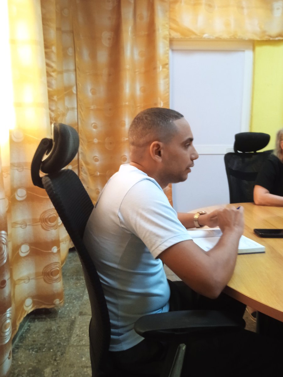 prosacuba's tweet image. ¡Juntos, por nuestro presente y nuestro futuro! 📷
Ariel, joven Especialista Informático, asume una tarea de gran importancia: la Secretaría del Núcleo del PCC sección de oficinas, cuenta con la guía y  la experiencia de Amaury, Sec Gral de #PROSA

#SemanaDeLaReserva