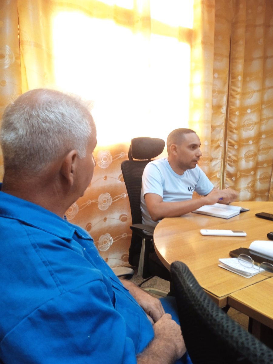 prosacuba's tweet image. ¡Juntos, por nuestro presente y nuestro futuro! 📷
Ariel, joven Especialista Informático, asume una tarea de gran importancia: la Secretaría del Núcleo del PCC sección de oficinas, cuenta con la guía y  la experiencia de Amaury, Sec Gral de #PROSA

#SemanaDeLaReserva