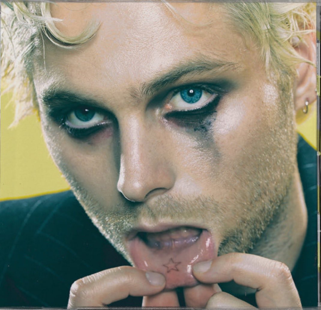 flatIinecth's tweet image. WHATTHEFUCJ LUKE?????