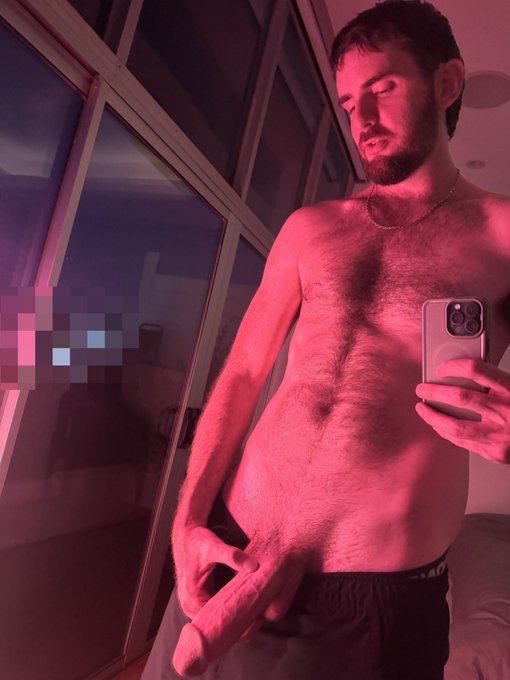 First date idea: I rub your clit while you jerk me off and the first one to jump on top of the other