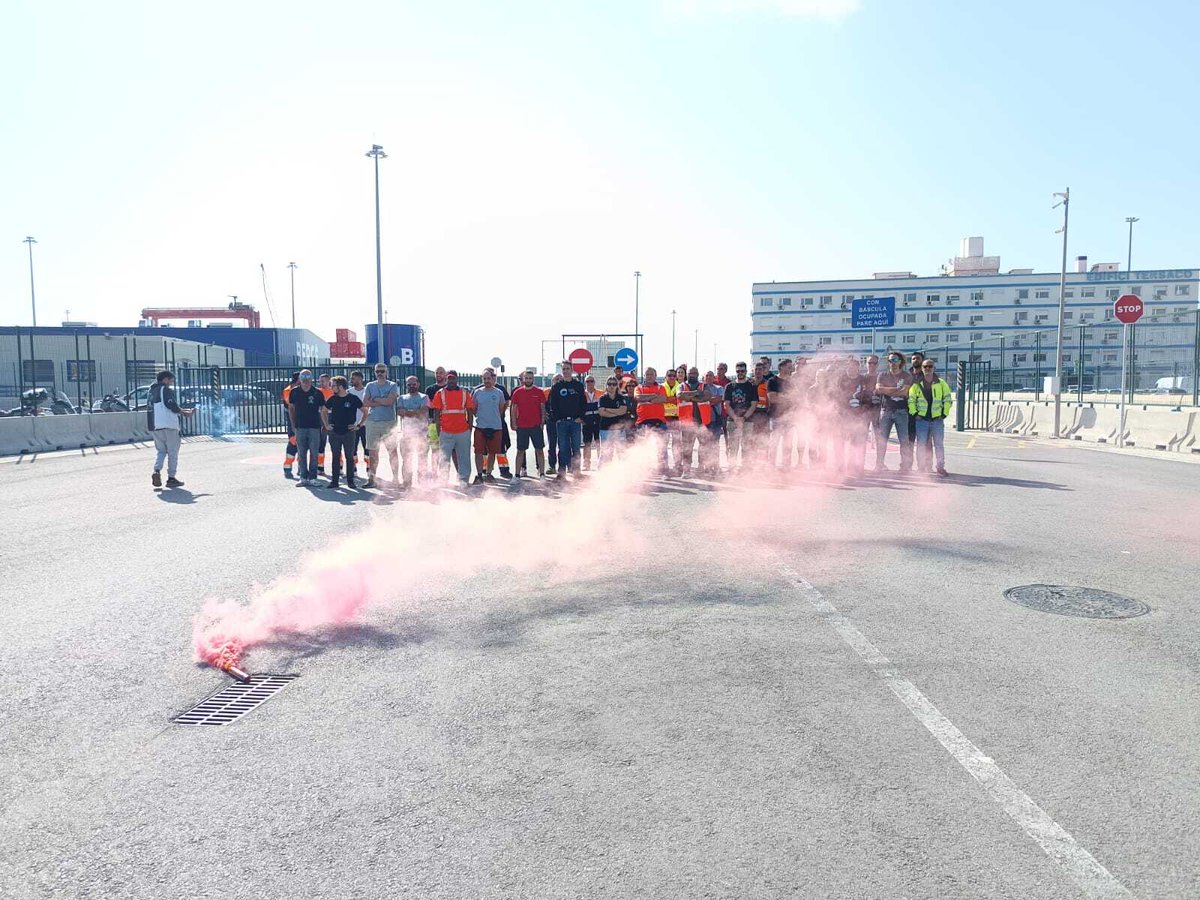 Como consecuencia de los abusivos servicios mínimos que han sido dictados por Bergé-AP Moller y las Autoridades Portuarias de Bilbao y Barcelona para la huelga convocada por CETP, esta organización sindical suspende la huelga, aunque adoptará medidas de presión más contundentes.