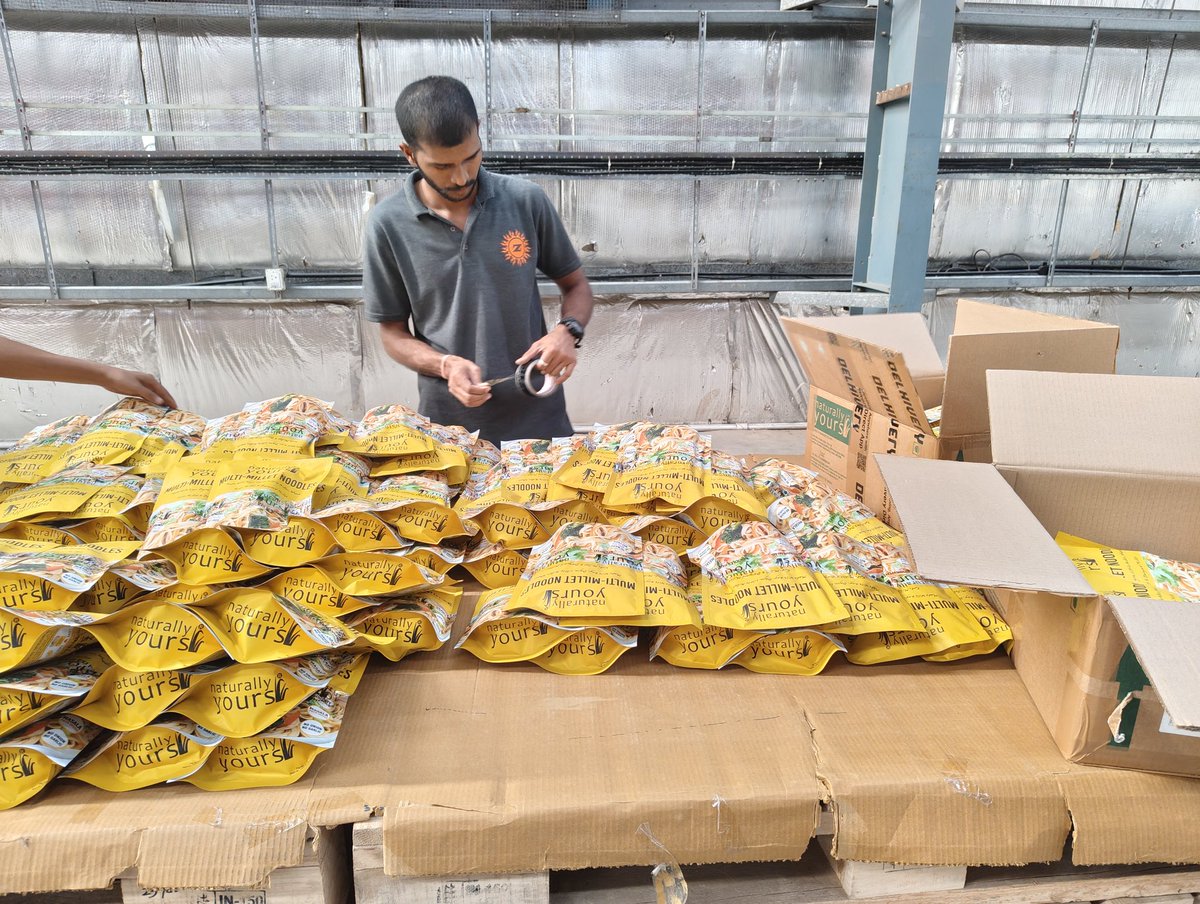 Orders getting packed at the new warehouse. There is plenty of space now. Now we can scale.🚀🚀🚀