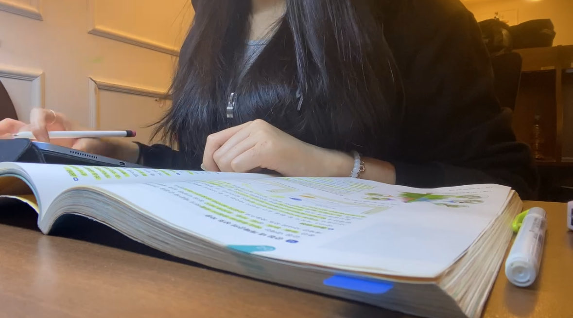 친구가 작년에 내 첫인상 씹에겐이었다 해서
뭔 개구라냐고 했는대
진짜 그랬을지도 모르겠네 씨앙