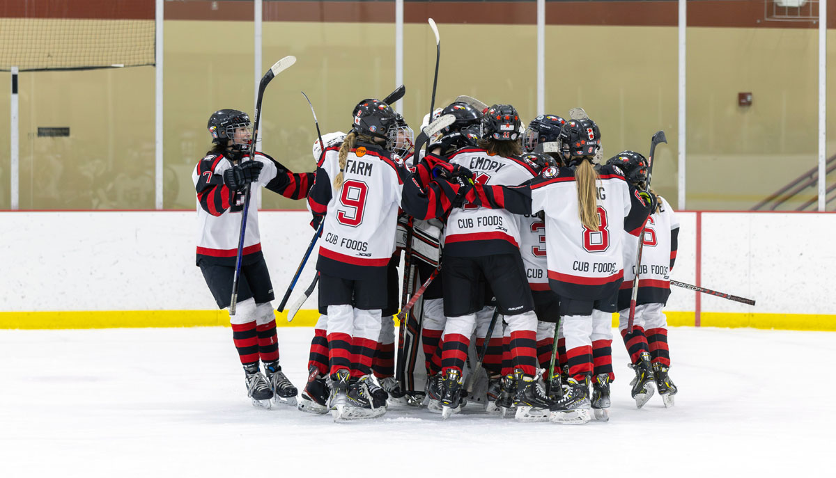 Girls Hockey: Please Coach Us Like Men!
Girls may have to work a bit harder and give a bit more to be seen as the hockey player they want to be. #Hockey #GirlsHockey #HockeyCoach crossicehockey.com/girls-hockey-t…