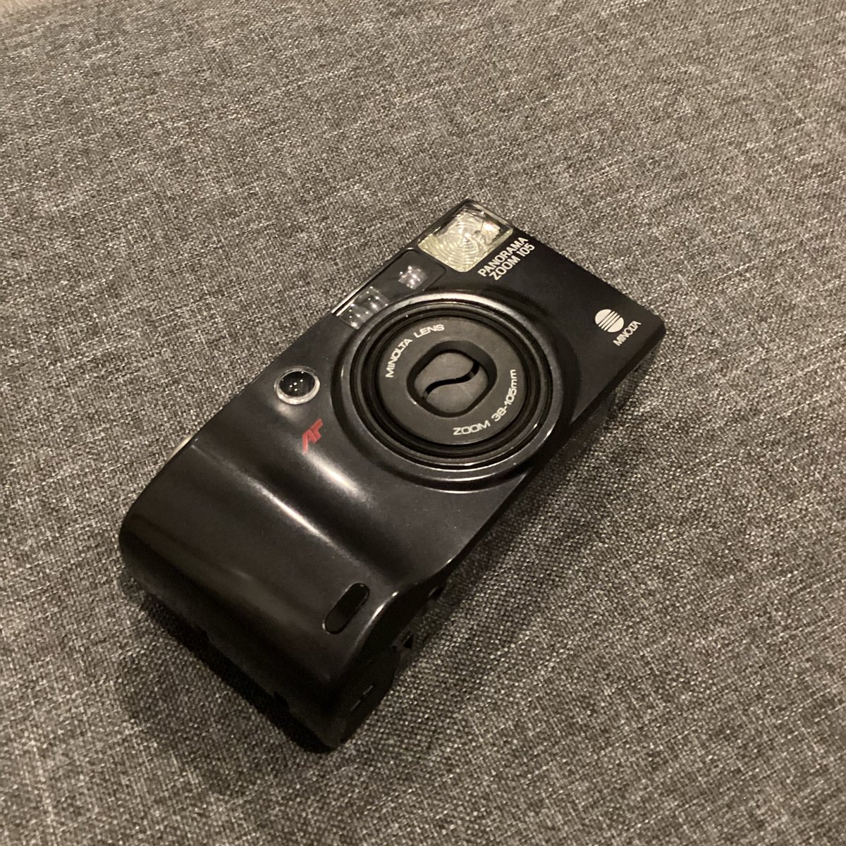 lalalongfilm's tweet image. Minolta panorama zoom 105  ˚📟+🗡️*･῾  

ꕤ เป็นอีกตัวที่โหมดเยอะมาก เลนส์ใส เปิดปิดแฟลชได้
ꕤ เลนส์ซูม38-105mm/auto focus
ꕤ มีโหมด พาโนราม่าด้วยนะ 
ꕤ self-timer/พิมพ์วันทีบนรูป
ꕤ ใช้ถ่าน cr123a 2ก้อน 
ꕤ ใช้ฟิล์ม 135\35 หาได้ทั่วไป

• ราคา 0  บาทส่งฟรี🧺  สุ่มแจก วันที่…