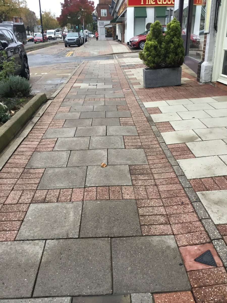 ElmbridgeBC's tweet photo. ๐งผ Gum-free pavements in #Cobham & #Esher thanks to our street cleansing team!
Last week: Cobham High Street and Oakdene Parade
This week: Esher High Street
Big thanks to #ChewingGumTaskForce for funding via @JointWasteSols
Help us keep streets clean by binning your gum! https://t.co/3lOSoNoXYD