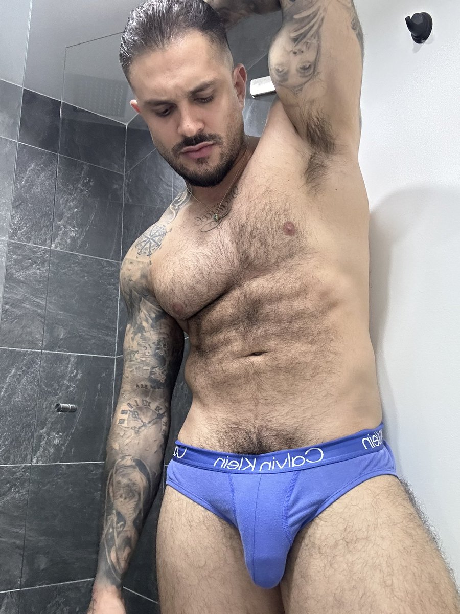 czrprivate's tweet photo. Vou fazer uma surpresa no privado de 100 pessoas que repostarem esse post      😏🤤🔞🔥🔥 https://t.co/zKbpfFOP0n