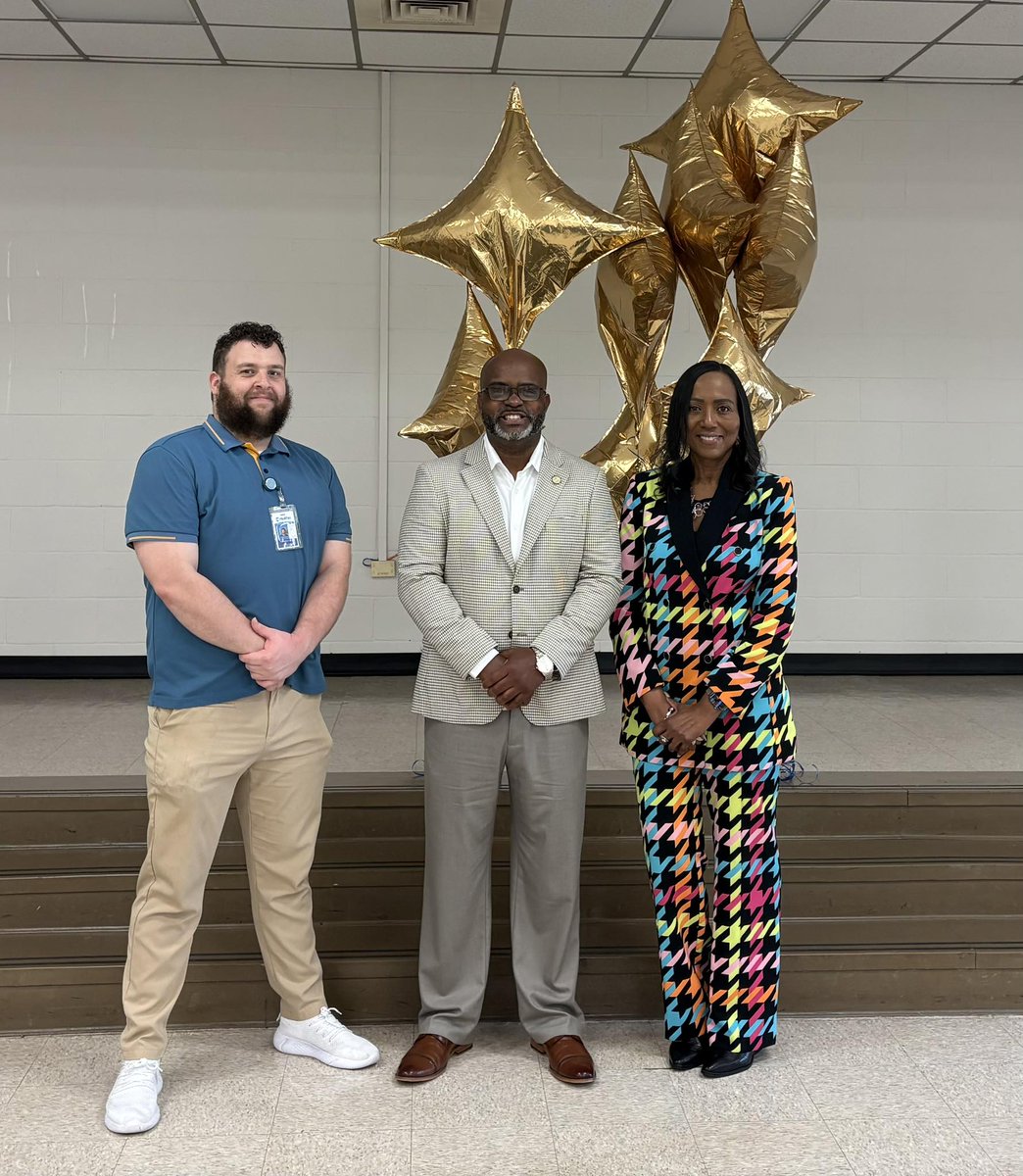 Pierce4NCHouse's tweet photo. Thank you to Dr. Roberson & Mr. Oliver (SGA Advisor) for inviting me to swear in the 2025-26 @RVEC_Chargers School of Health Sciences, Business and Civic Leadership SGA Officers and Representatives on Tuesday. #nced #weldoncityschools #RVEC #SGA https://t.co/VLqwZygKYP