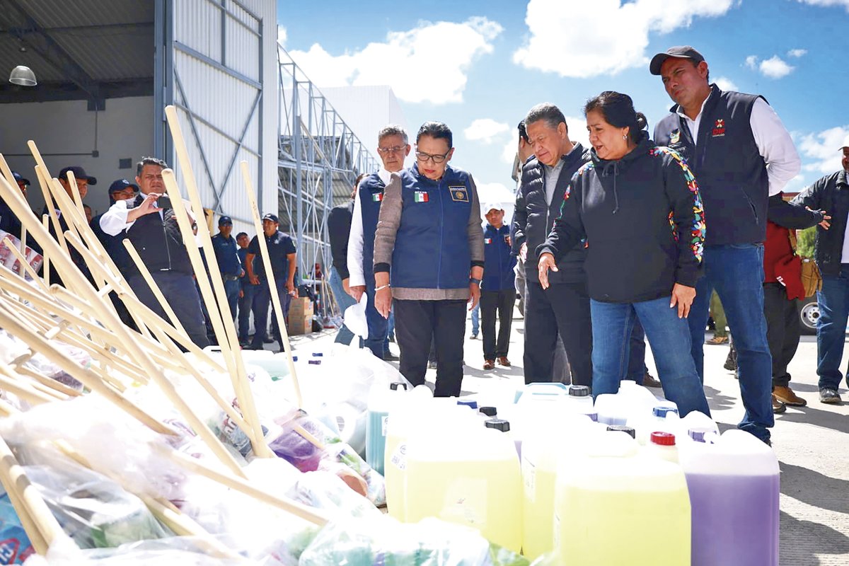 CronicaHidalgo's tweet image. 📌SUPERVISAN LABORES DE LOGÍSTICA

Encabezaron la titular de la Secretaría de Gobernación federal, Rosa Icela Rodríguez Velázquez; en compañía de la presidenta del Sistema DIF Hidalgo, Edda Vite; y el gobernador Julio Menchaca, recorrido de supervisión...
cronicahidalgo.com/2025/10/16/sup…