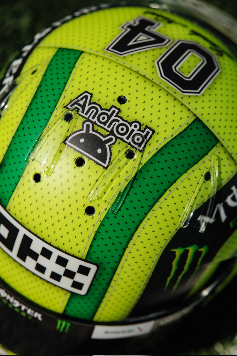 LN4's tweet image. Can’t stop staring. he really pulled off an american football jersey helmet and IT'S PERFECT