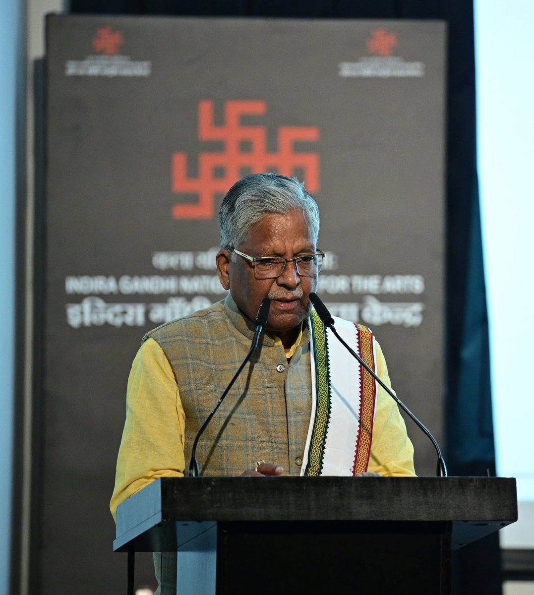 JBrajeshkumar's tweet image. प्रभाष जी को केंद्र में रखकर कई किताबें लिखी गई हैं। उनमें “जनसत्ता के प्रभाष जोशी” पुस्तक का स्वाद अनूठा है। आज ही पुस्तक का विमोचन कला केंद्र में हुआ। कुछ तस्वीरें यहाँ हैं 
#IGNCA #Jansatta  #Hindijournalism  #booklaunch  #Journalism #Media