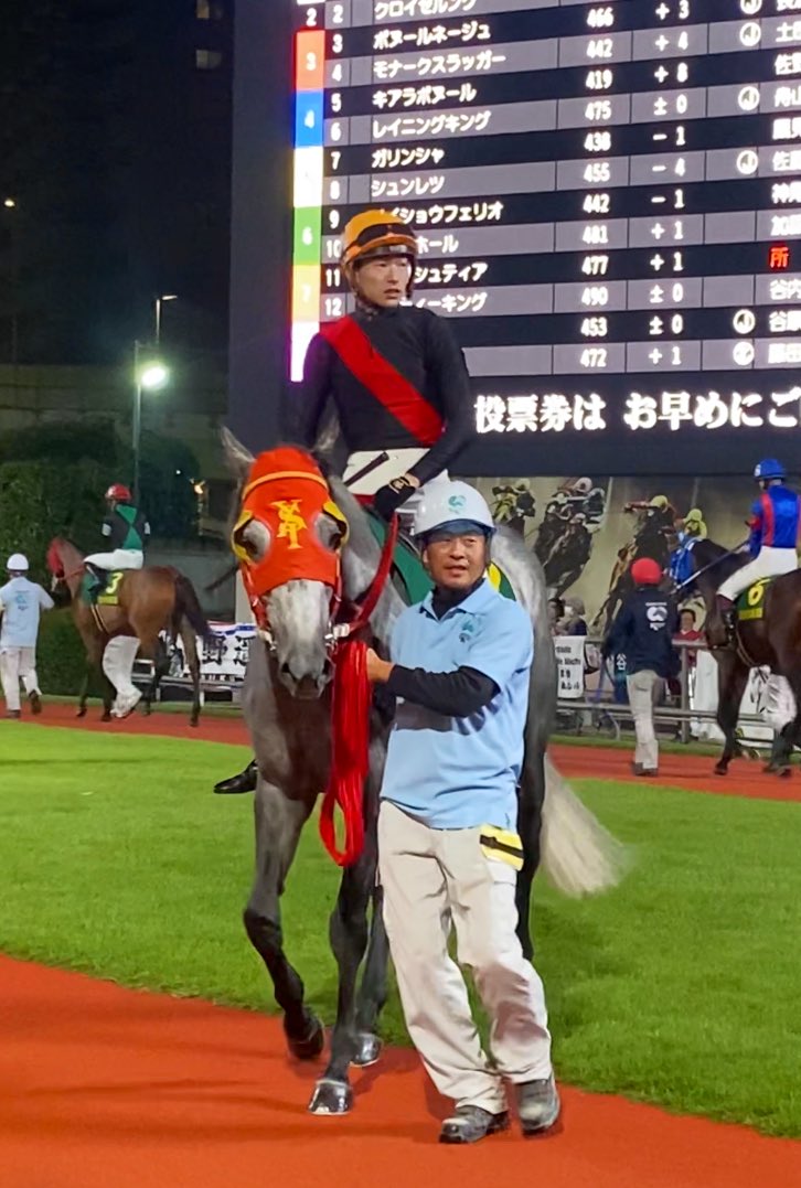 snFW111's tweet image. 去年も雨なYJS川崎🤣

そんで去年の写真とか見比べてたらふと改めて思いました

貫ちゃん
大人になったなぁ〜😳

（やっぱり親戚のオバチャンっぽくなるw）

#谷内貫太 騎手
#YJS 川崎
🐴パーティーキング さま