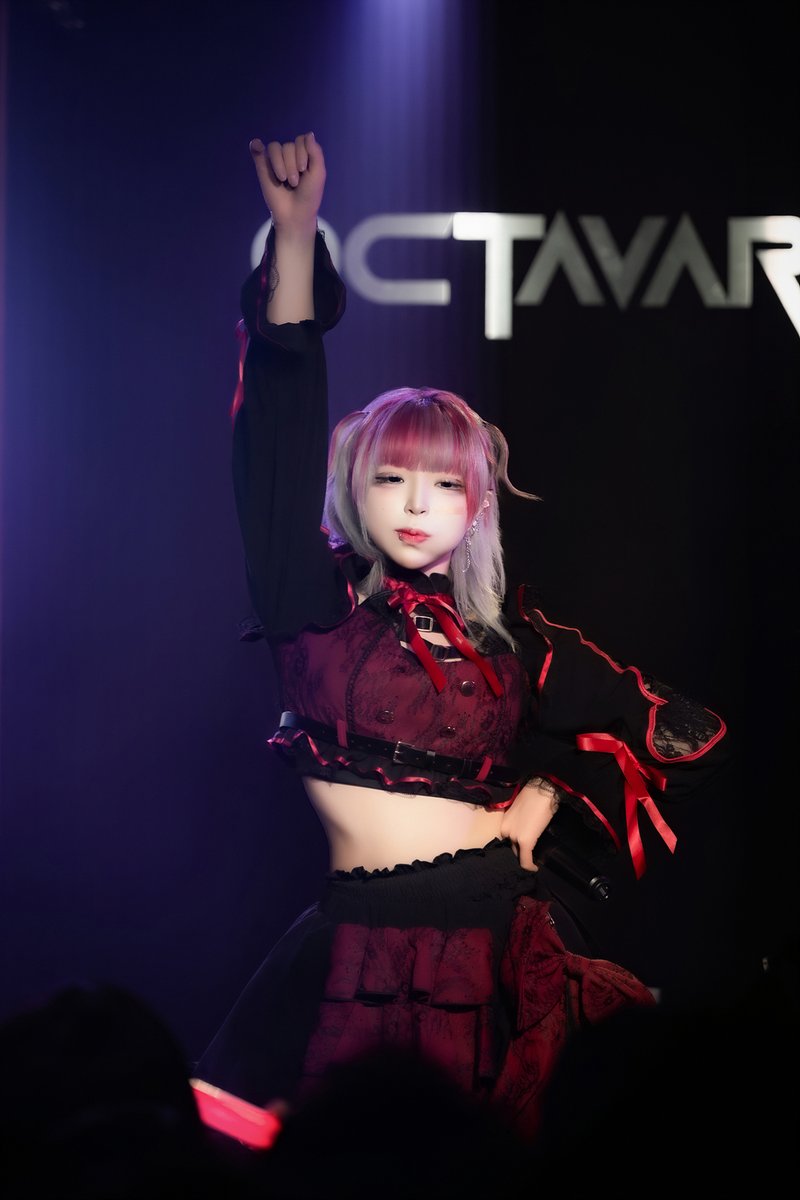 #17Hz.
#Aka
#아까찍은쩨끼