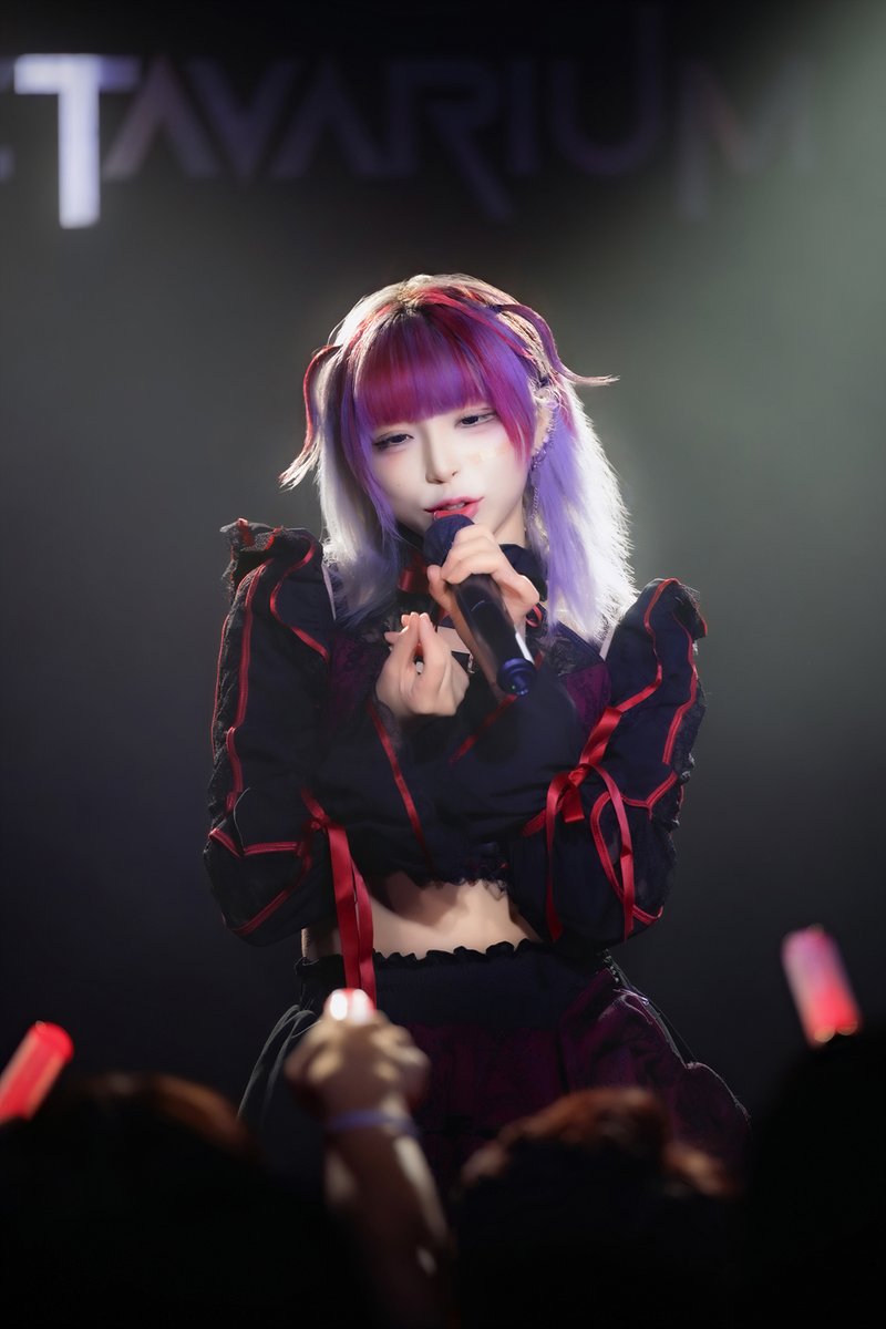 #17Hz.
#Aka
#아까찍은쩨끼