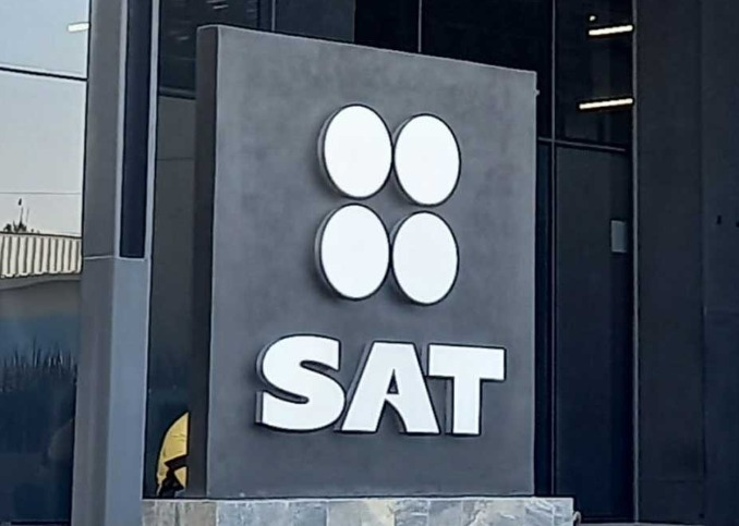 ExpresSanLuis's tweet photo. #DePeso Aprueban diputados reforma que amplía facultades del SAT | Los cambios al Código Fiscal permiten acceso en línea a registros digitales y establecen nuevas causales para cancelar sellos fiscales. https://t.co/Gdm8OkiFvP https://t.co/5NMYmWqesZ