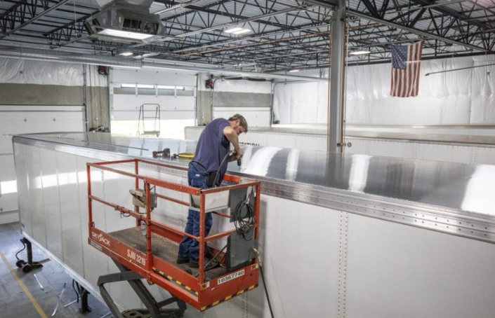 TripleA_Trailer's tweet image. 🚐 Always plenty of change happening in our transportation market and we do our best to keep customers up to date with our weekly newsletter. 🎯 See it here and stay in the know! zurl.co/Cak5K #trailermaintenance #truckandtrailerservice #trailerrepair