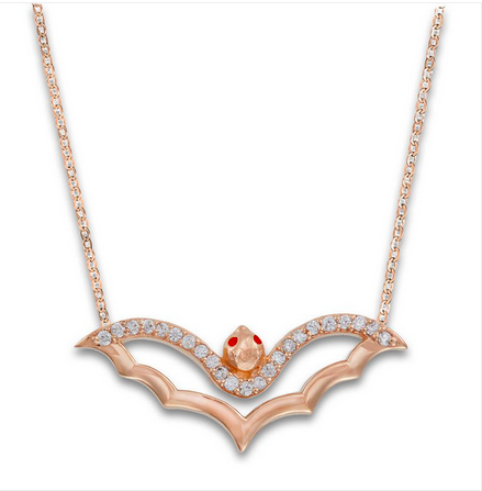 msabine900's tweet photo. #BatAwarenessMonth
#BatsInArt #PreciousBats #FineJewellery #Contemporary #AustinTexas #SusanEisen
Susan Eisen
AUSTIN DIAMOND BLINGBAT, 2019
Rose gold and diamonds https://t.co/Be4019M8Yc