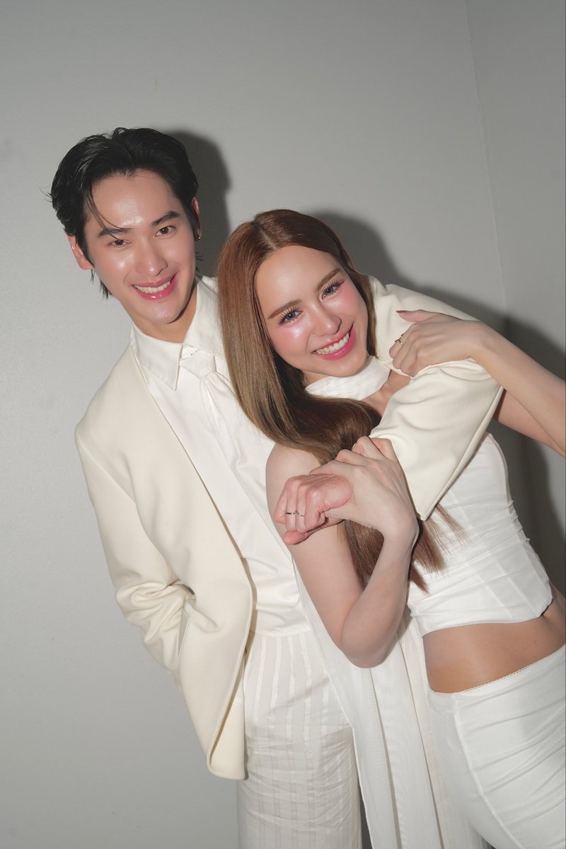 1inablueM's tweet image. คู่นี้เลยค่า #เก้าพีพี #KAOPP หล่อสวยสว่างเท่าไฟต้นคริสต์มาส ทำงานด้วยง่าย มารยาทดีน่ารักทั้งคู่ค่ะ✨🎄