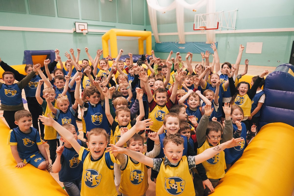 FballFunFactory's tweet image. 🙌 THERE&apos;S NOTHING QUITE LIKE walking into a sports hall filled with football inflatables - it’s a football paradise, and the fun kicks off from the moment the children arrive at our Football Fun Camps.⁠

thefootballfunfactory.co.uk/october-footba…