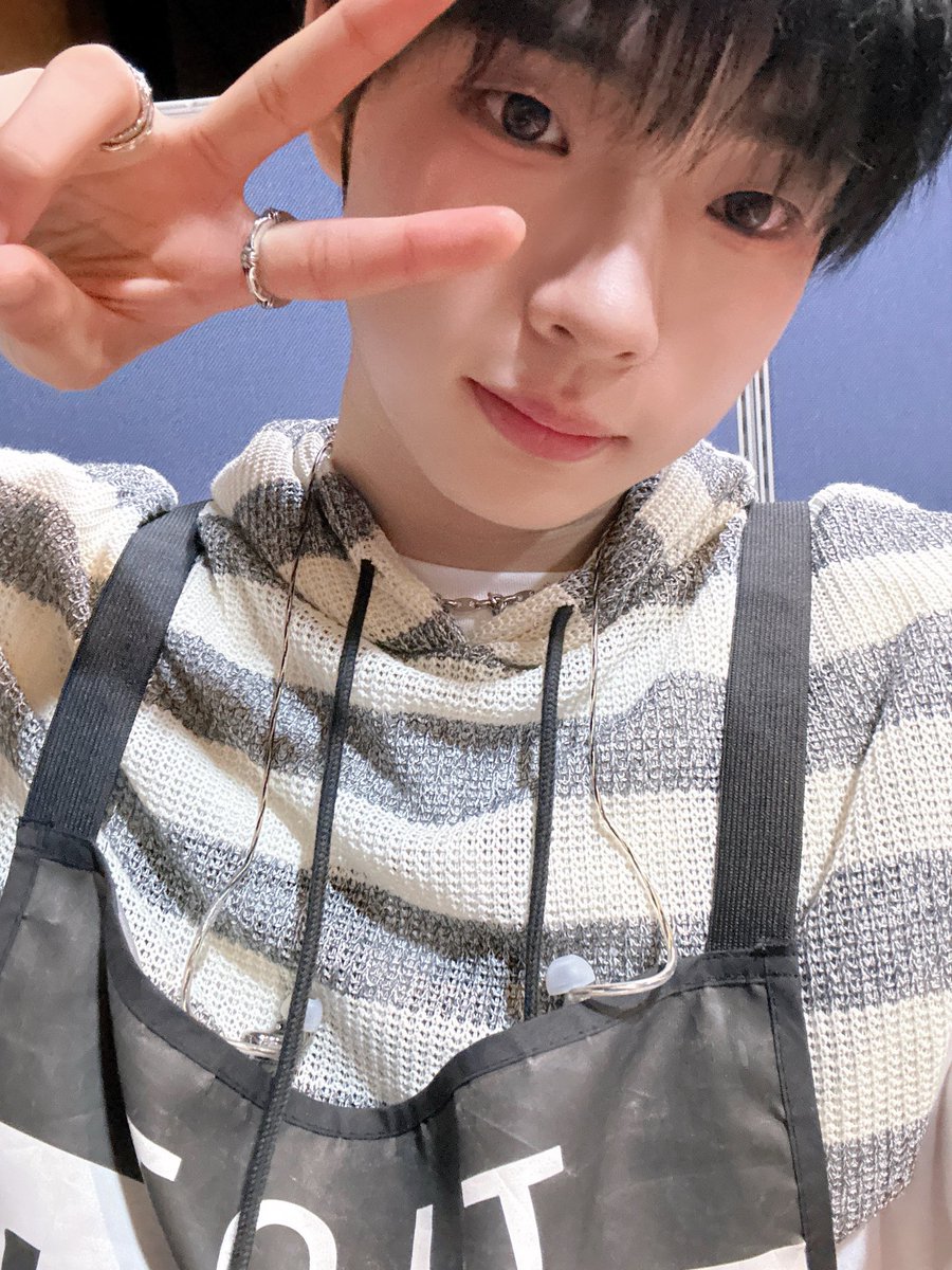 TIOT_NOW's tweet photo. [#예찬]  
안녕하세요 TIOT 신예찬입니다~💕

#신예찬 #SHINYECHAN 
#TIOT #티아이오티 https://t.co/bLP7pEYgsm