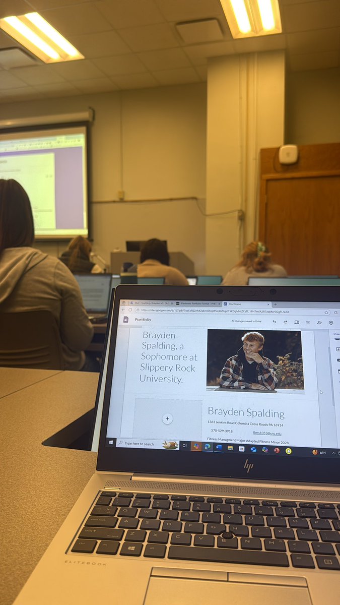 BradySpalding3's tweet photo. Working on my Eportfolio #techwell https://t.co/Dn0jxdWVih