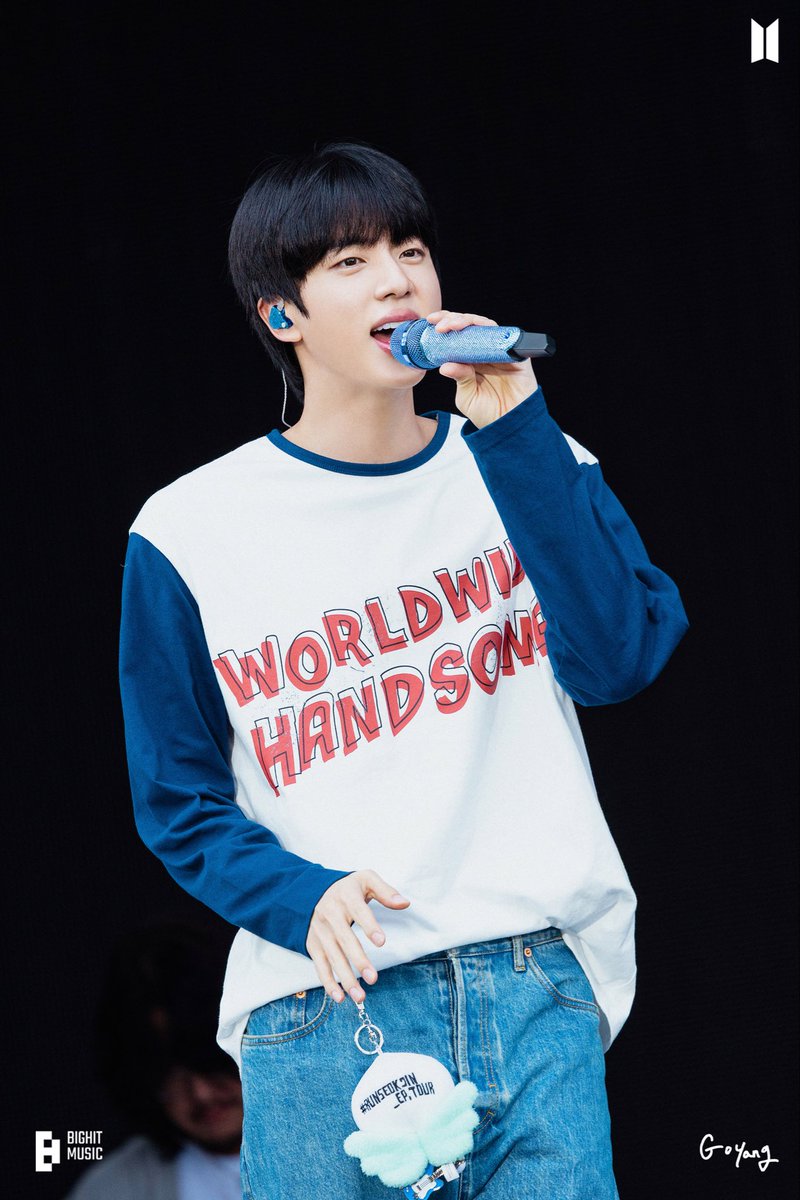 🏃🏼‍➡️🏃🏼‍➡️🏃🏼‍➡️🏃🏼‍➡️
I’m voting #Jin for the #2025MAMAVOTE