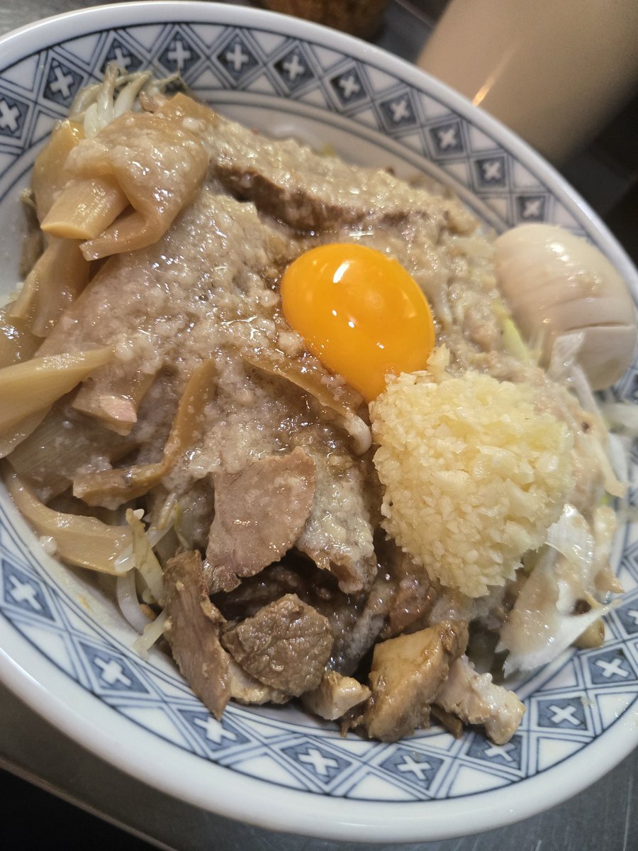 本日のなにわ。
小山夫婦がたまたま都内に居るからと飯を食いに…なにわ！笑
そして、こーたさんと仲良くなってからの、俺がお酒入った時の鉄板コースのラーメン大。
今回はちゃんと食べ切りましたよ！！